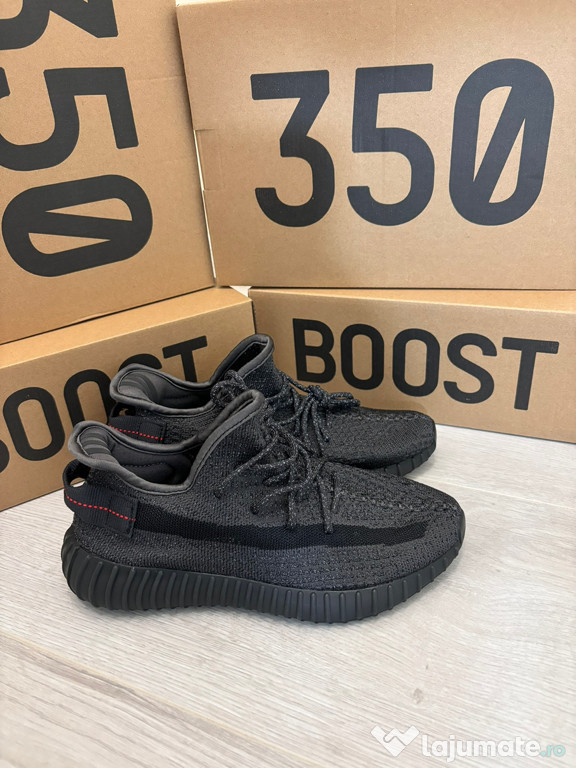 Yeezy 350 Black Static