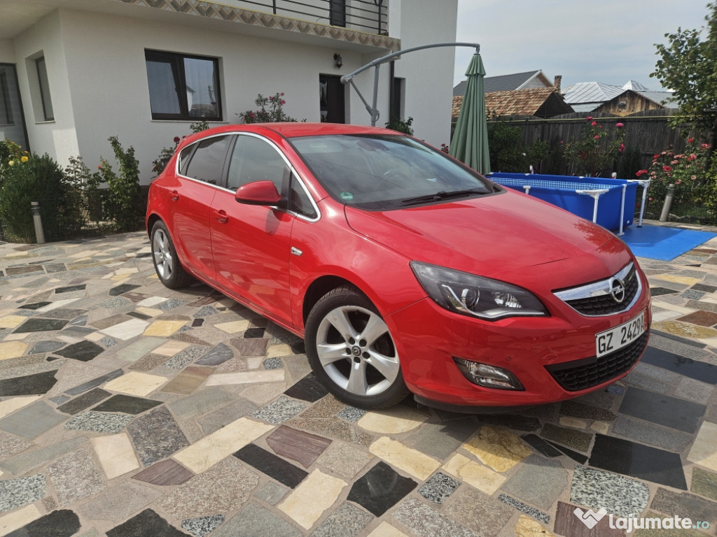 Opel Astra J// euro 5// xenon// navi color//