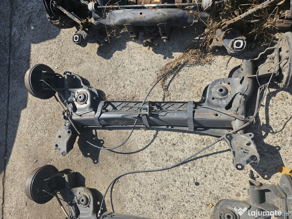 Macara geam stanga spate Skoda Superb 2 2013