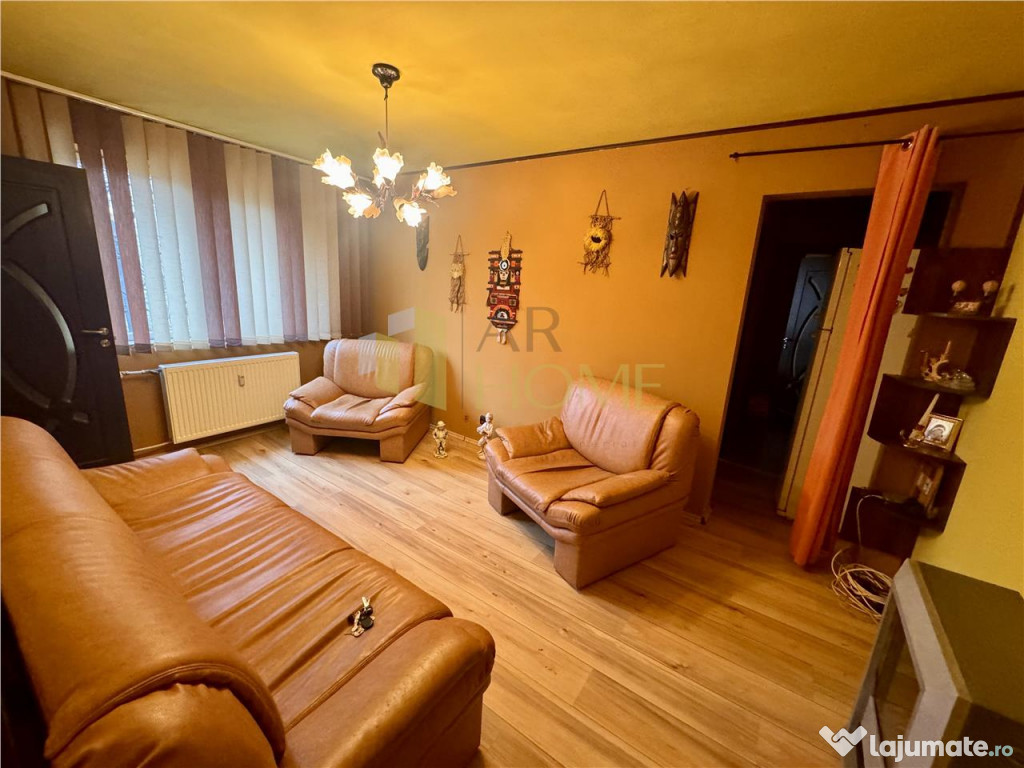 Apartament 3 camere, în Ploie?ti, zona Vest, Piata Aurora