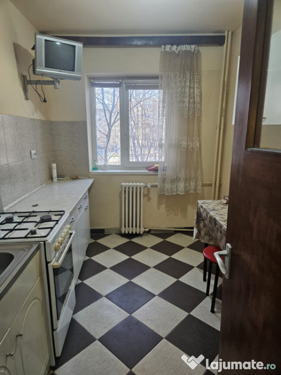 Apartament 3 camere situat in zona DACIA