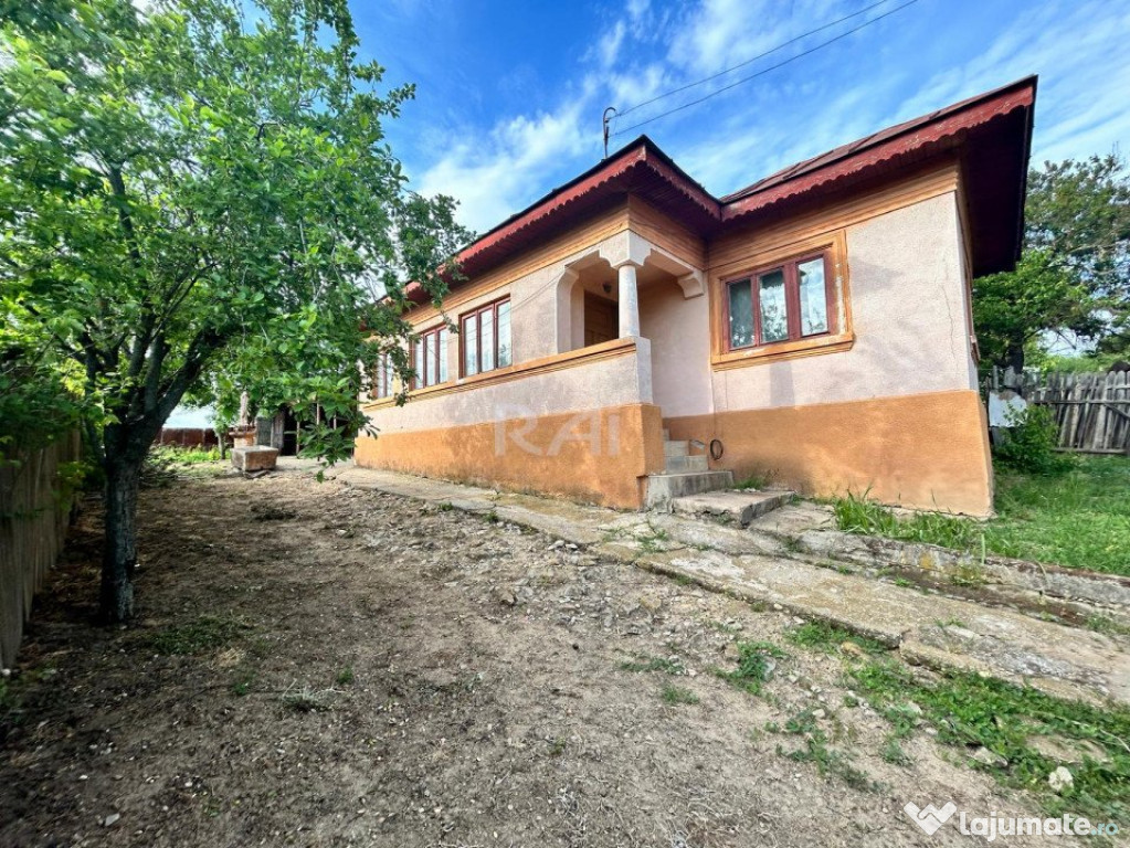 Casa si teren in suprafata de 1400mp,Floresti Simnicul de Su