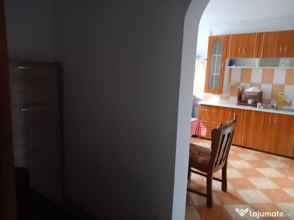 INCHIRIEZ apartament