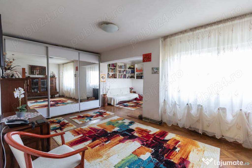 Apartament spatios 4 camere 87 mp Centru Civic