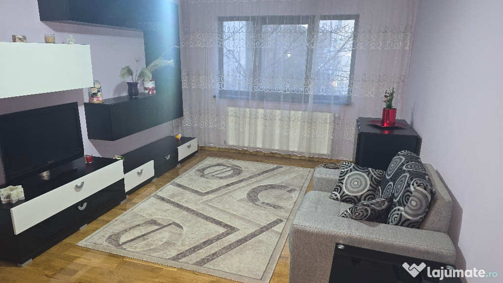 Inchiriez apartament 2 camere decomandat in Deva, Mihai Viteazu, et.2