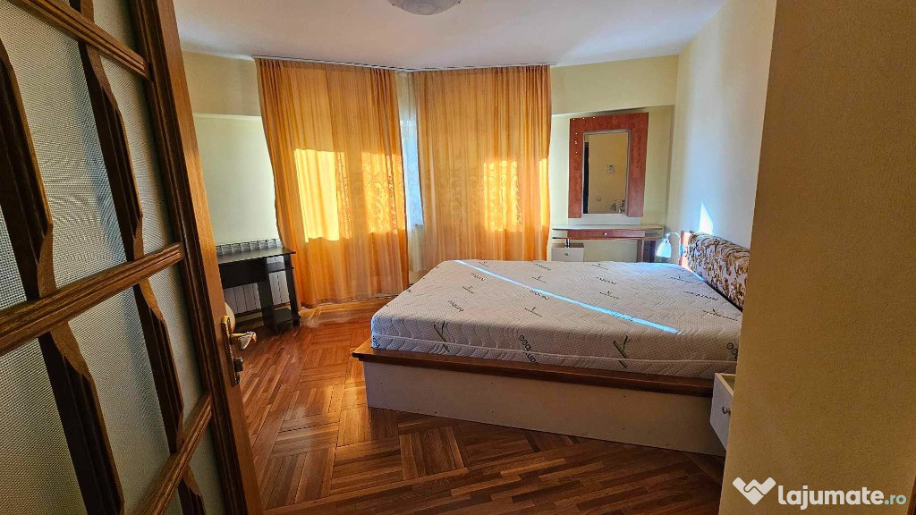 Apartament 3 camere INDEPENDENTEI FUNDATIE