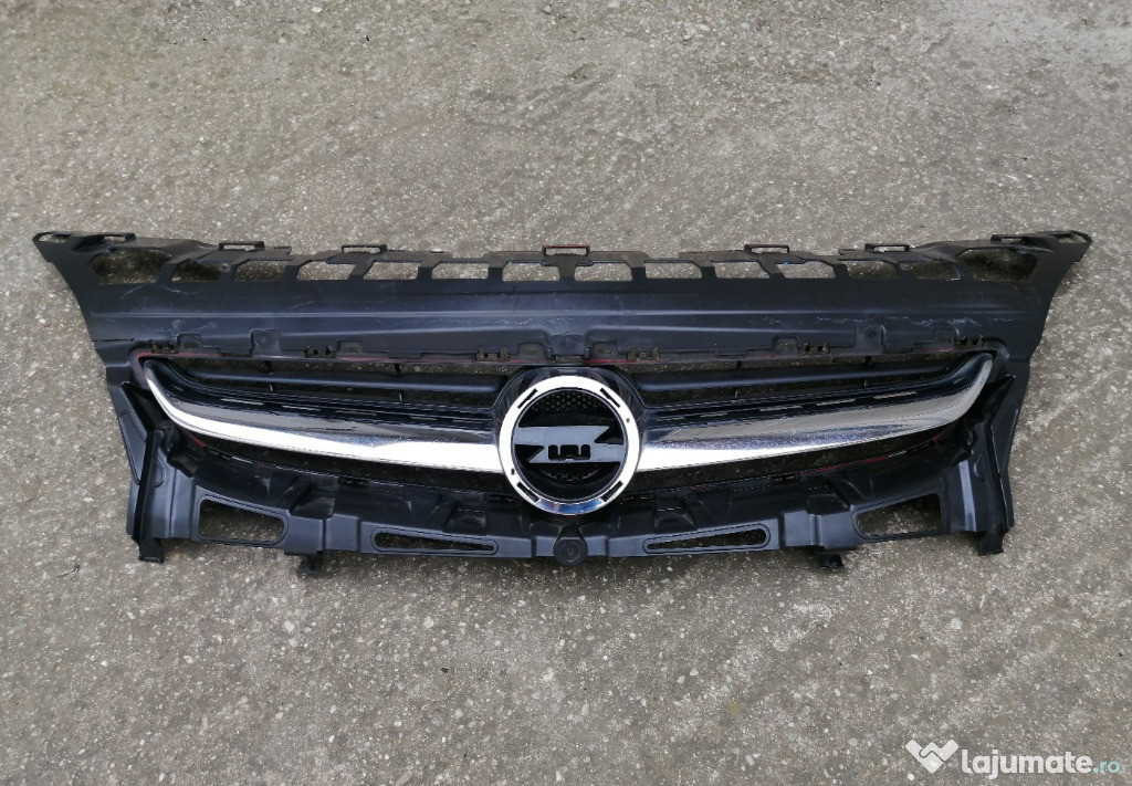 Grila radiator Opel Astra J facelift