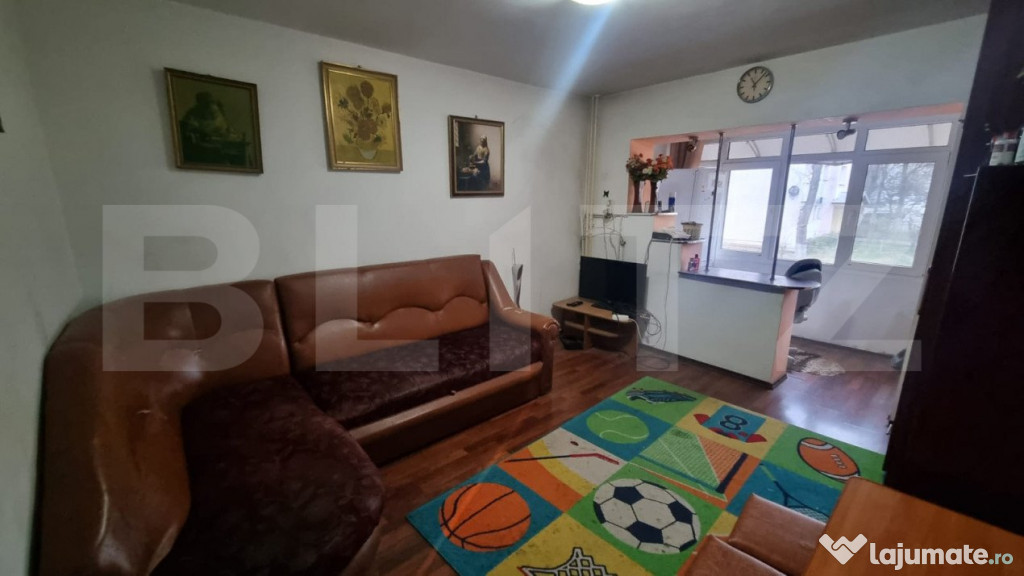 Apartament 3 camere, 56 mp, decomandat, etaj 1, zona Valea R