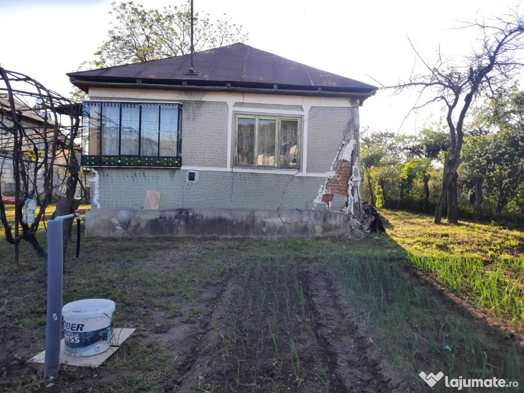 Teren si casa batraneasca in Dumbravesti, Prahova