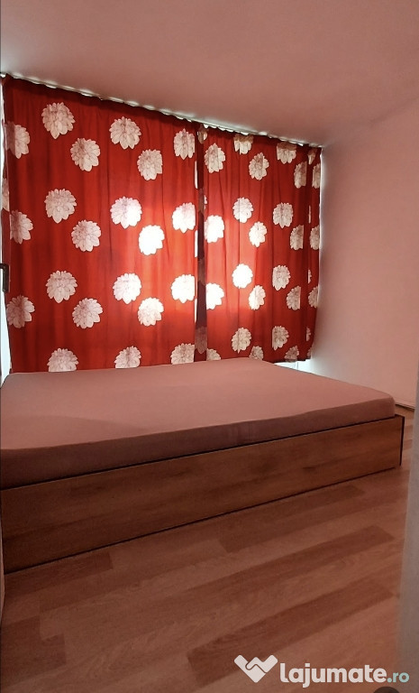 închiriez apartament str Alecu Russo 51