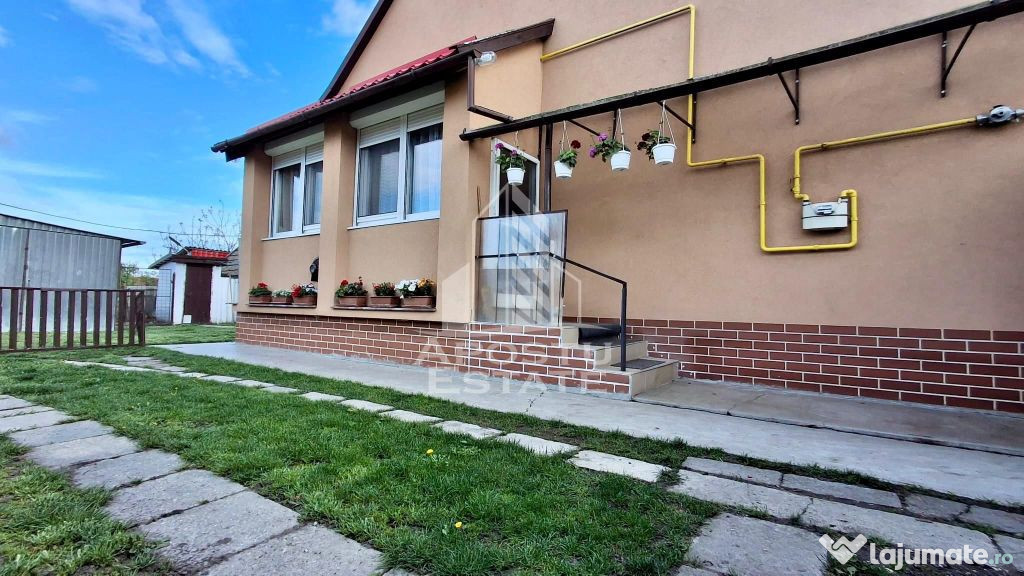Casa cu 2 camere ,1472mp in Battanya