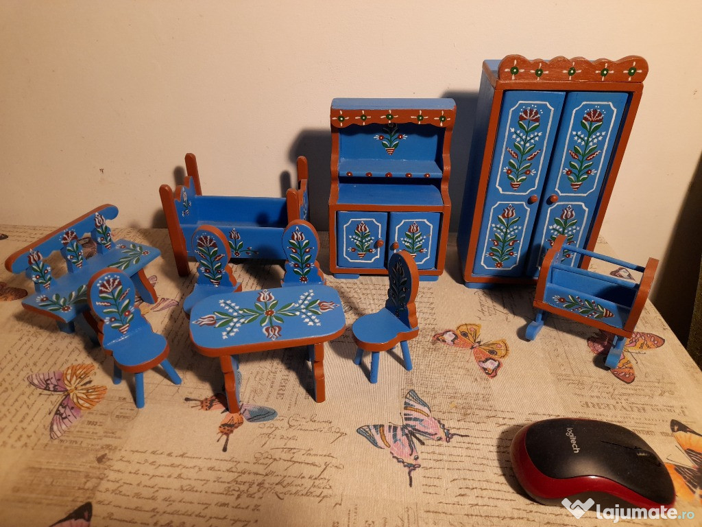 Set 10 piese mobilier lemn, colorate in albastru si pictate, deosebite