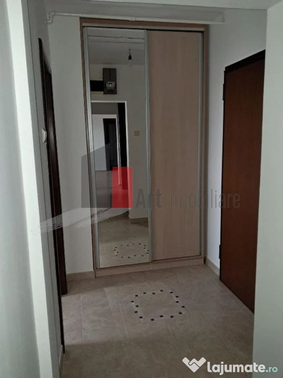 Vand apartament 3 camere titulescu