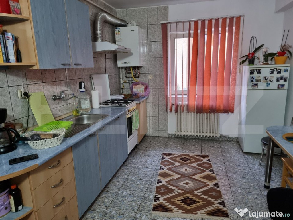 Apartament 1 camera, spatios 44m2, parcare, boxa subsol, Man