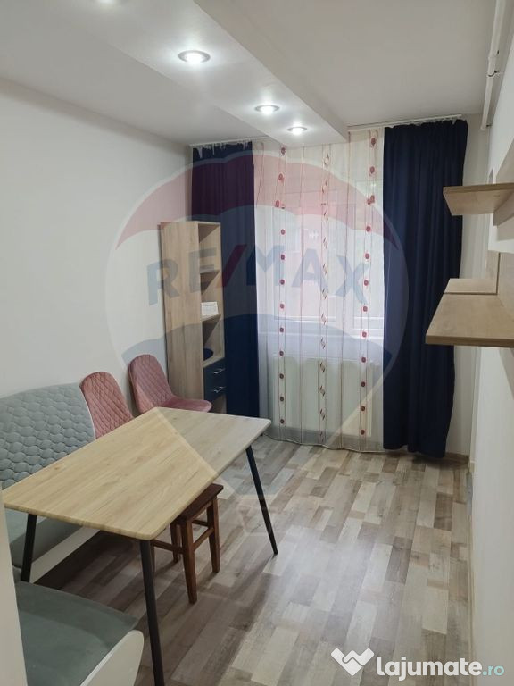 Zona Center, apartament cu 3 camere de închiriat