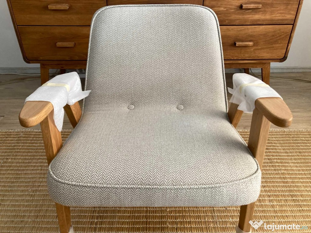 Fotoliu Mid-century Modern model 366 Armchair Oak