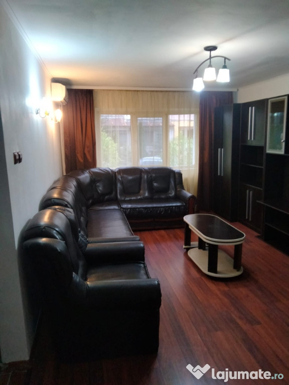 Vând apartament la parter cu doua camere