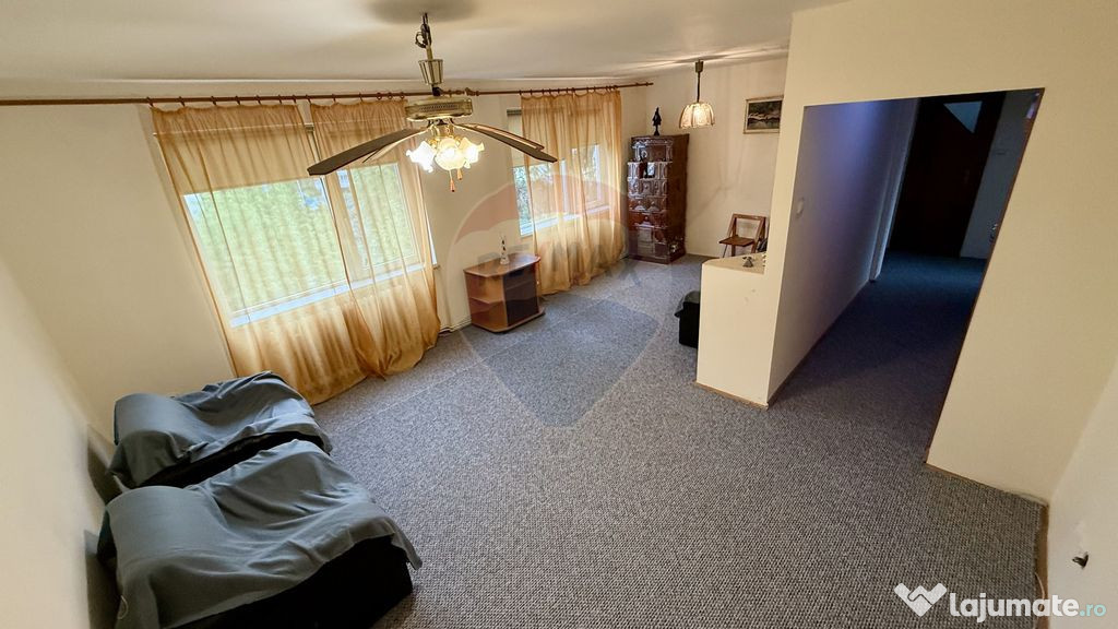 Apartament spațios cu 3 camere de vânzare Dimitrie Cant...