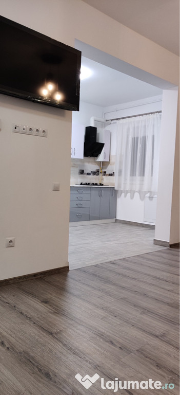 Inchiriez apartament 3 camere