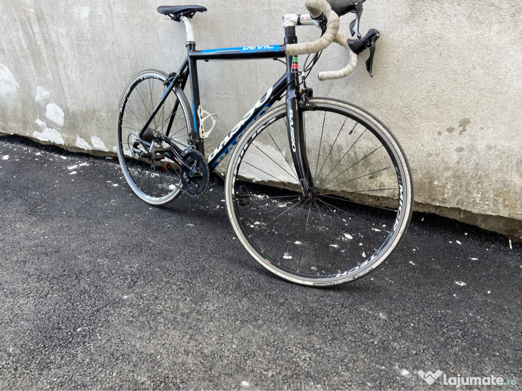 Bicicletă Cursiera 28 furca de carbon