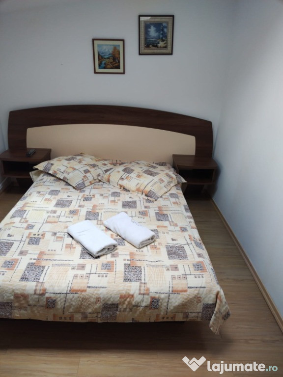 Cazare gratuita in Azuga la 3 camere la o consumatie de 300 de lei