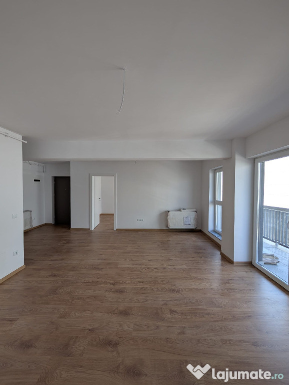 Apartament cu 2 camere, finisat nou, zona centrala Floresti