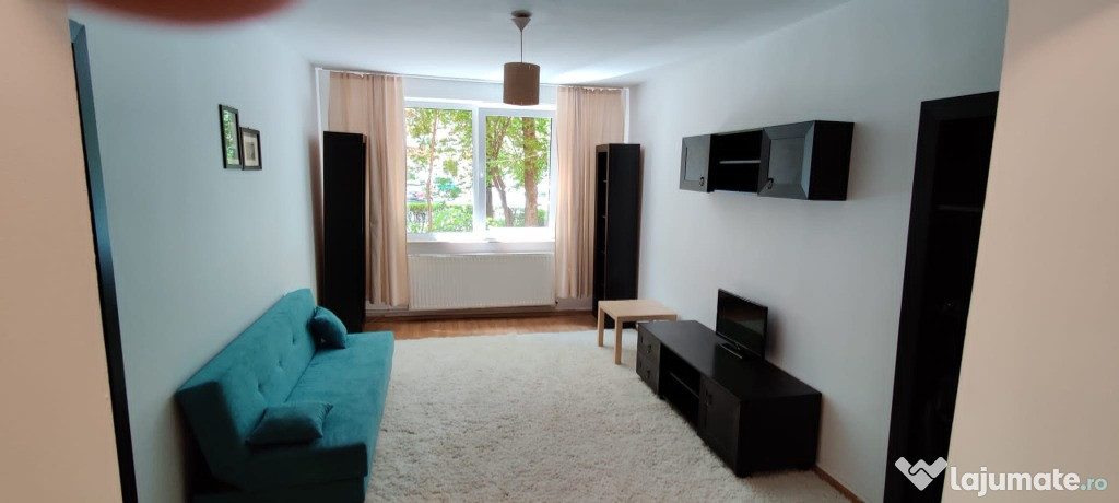 Vand apartament 2 camere, zona Grivitei