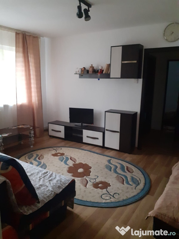 Apartament de închiriat 2 camere Aleea Petuniei