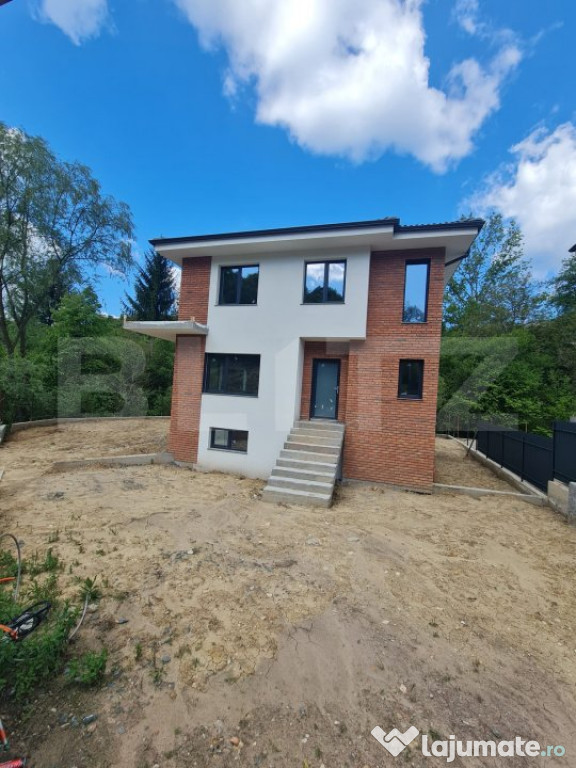 Casa individuala, 175 mp, 5 camere, garaj, teren 450 mp, zon