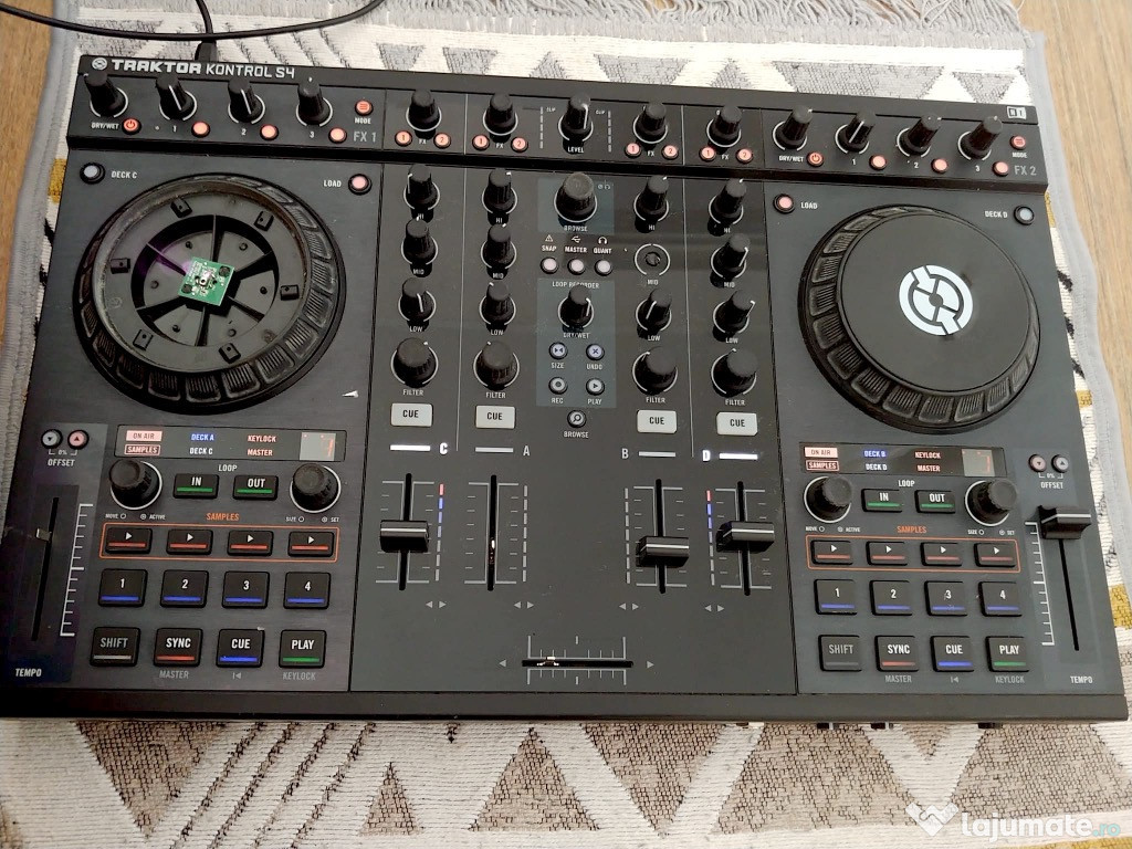 Native Instruments Traktor Kontrol S4 consola DJ Pioneer Numark Denon