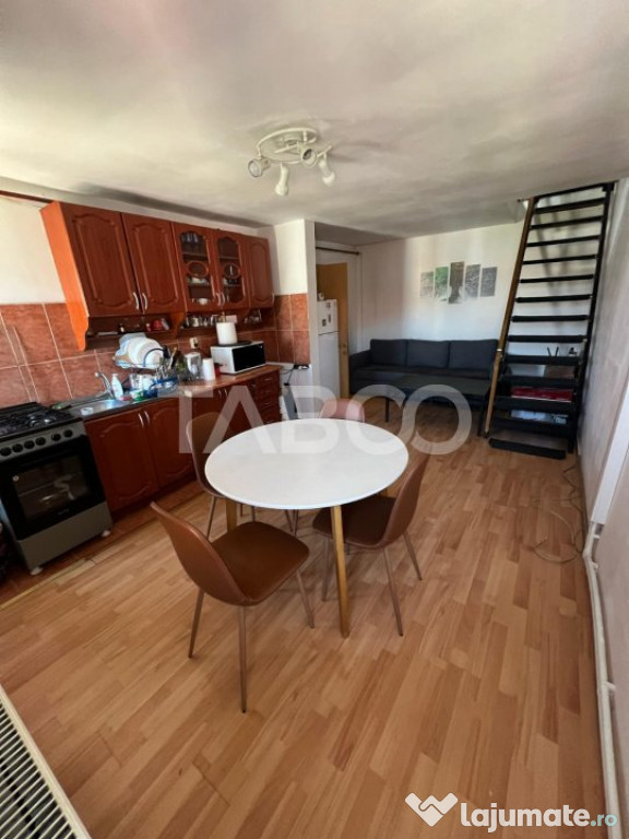 Apartament de vanzare 2 camere decomandate 53 mpu zona Lazar
