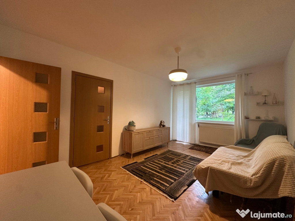 Inchiriez apartament 3 camere
