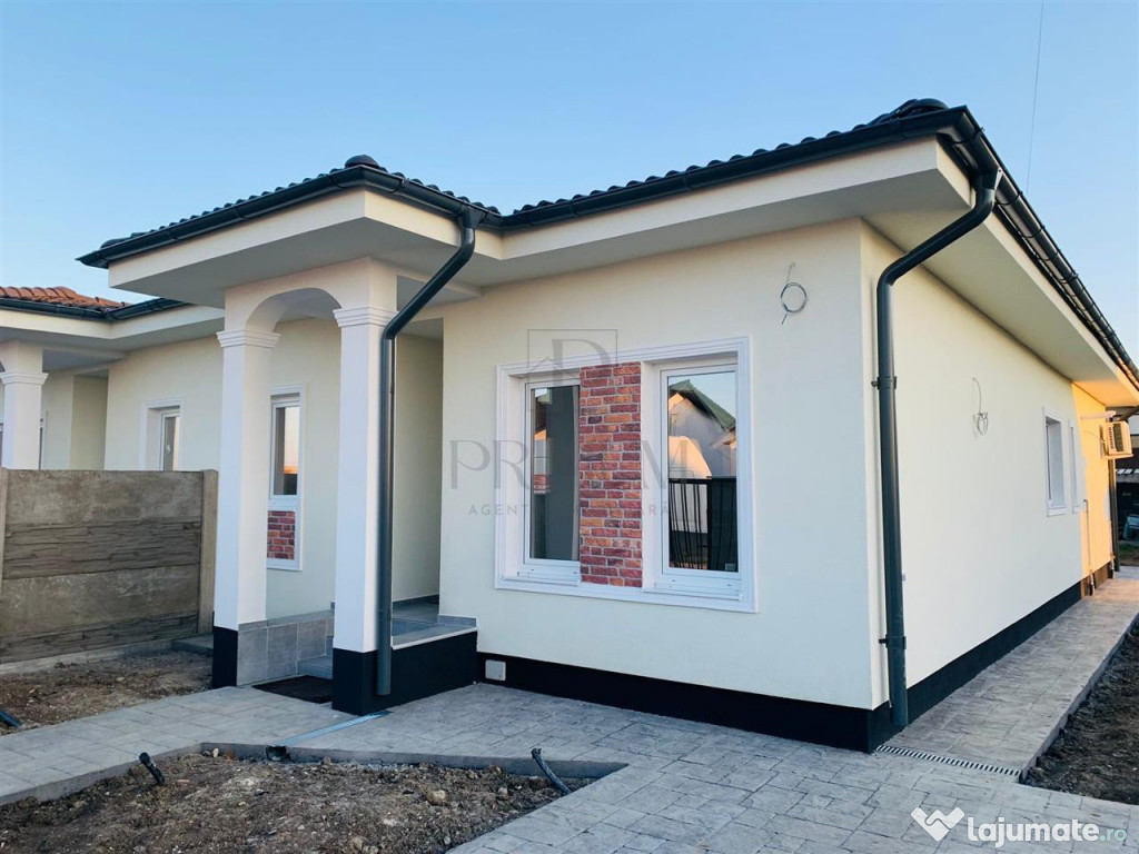 Duplex modern - toate utilitatile - drum pavat - iluminat st
