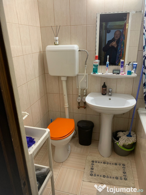 Vând apartament Titan