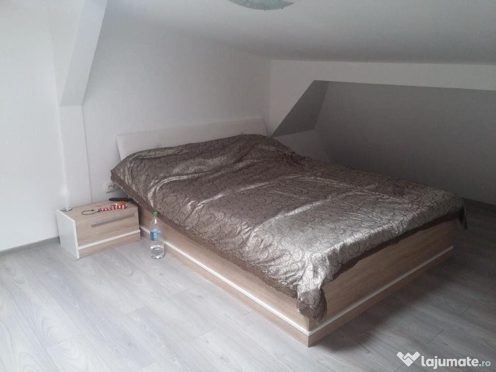 Proprietar apartament 3 camere in zona Lipovei