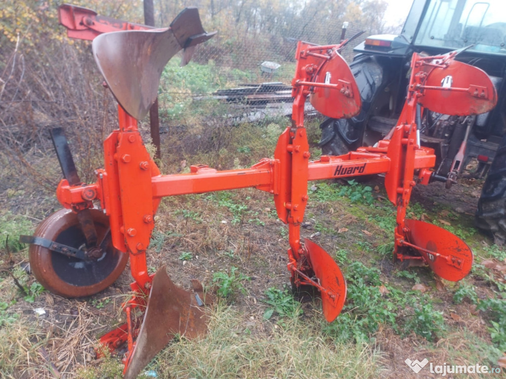 Vând tractor Massey Ferguson 3080 + plug.
