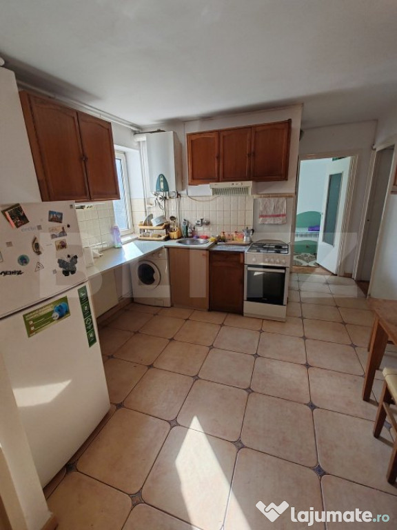 Apartament 3 camere, 57 mp, etaj intermediar, Dambu Pietros