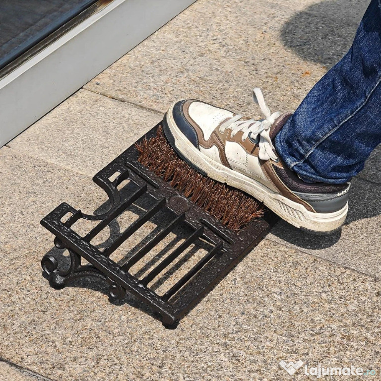 Stergator de picioare cu gratar + perie pentru noroi. Nou ambalat!