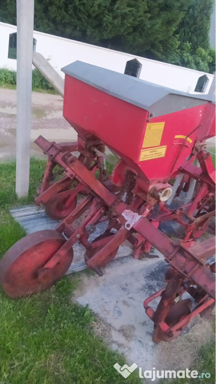 Cultivator porumb