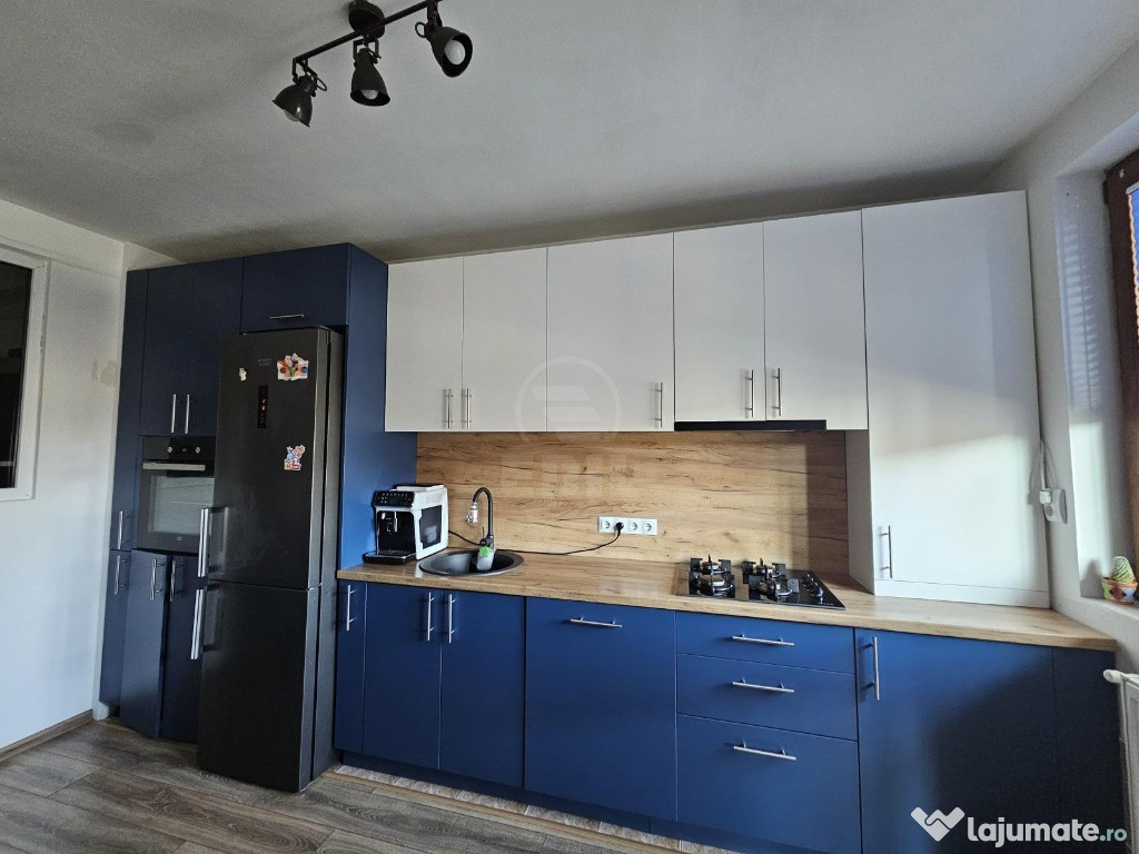2 camere decomandat cu balcon și parcare, zona Șesul de Sus