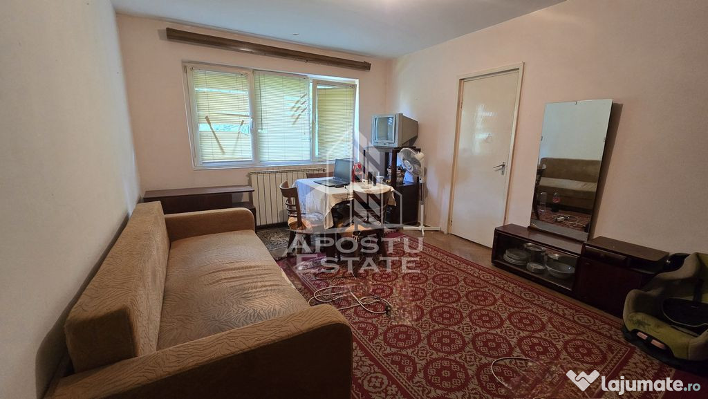 Apartament cu 2 camere, etaj intermediar, centrala propri...