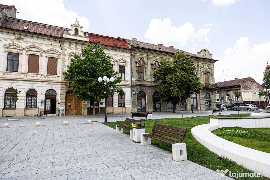 Apartament ideal pentru tineri, în Piața Catedralei, Arad.