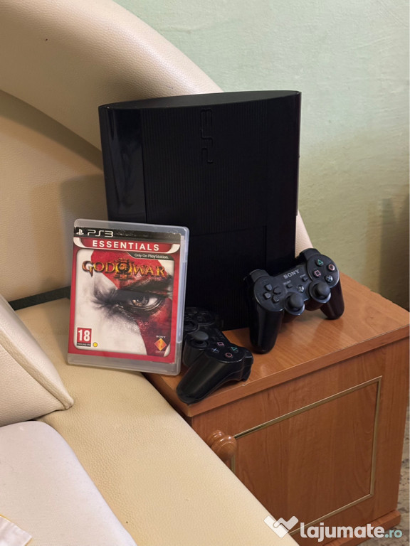 PlayStation 3 Super Slim 465GB + 4 jocuri incluse