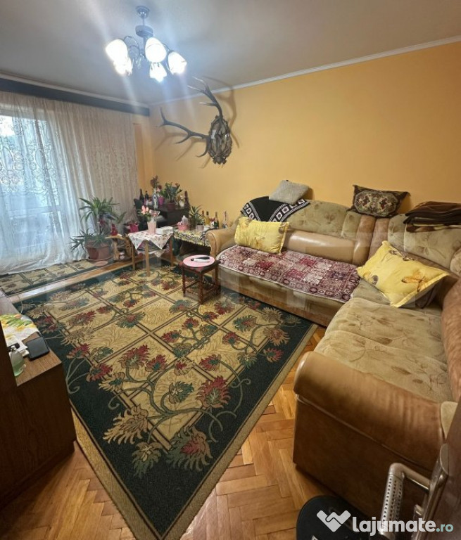 Apartament 3 camere, 75 mp, în cartierul Dâmbu Pietros