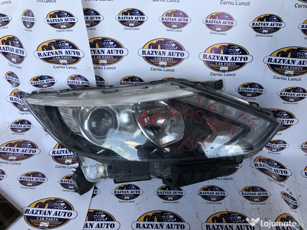 Far dreapta cu lupa  Nissan Qashqai 1.2 Benzina 2014