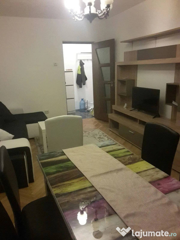 Apartament 3 camere, decomandat - zona Astra