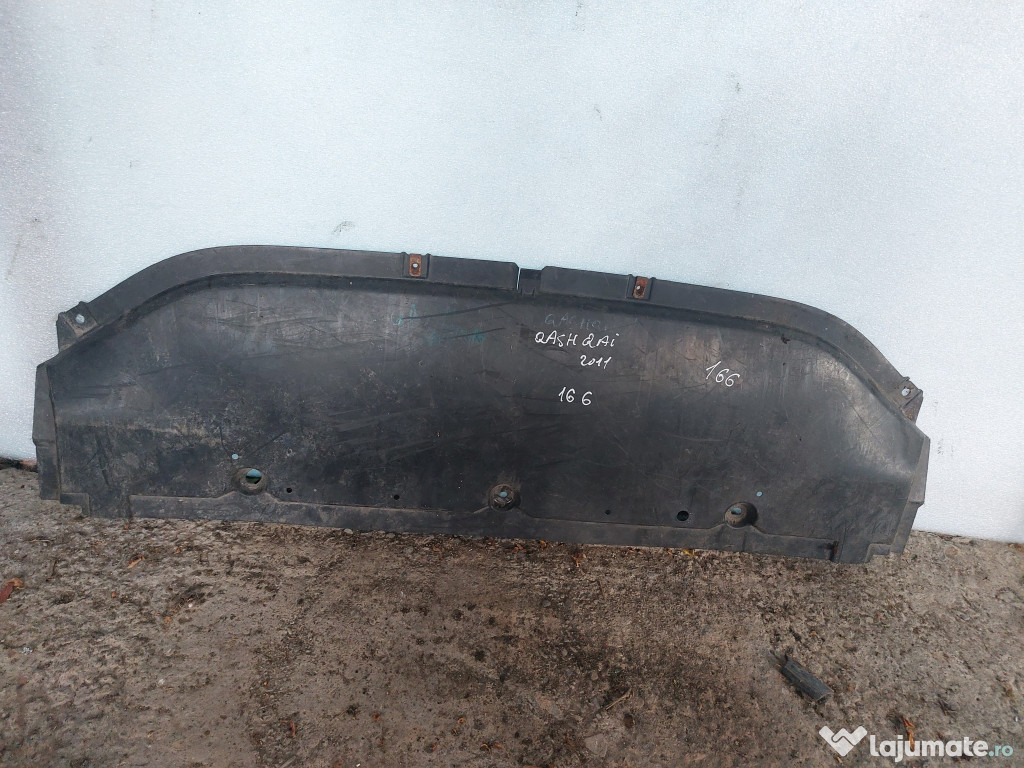 Scut motor plastic Nissan Qashqai+2 2011