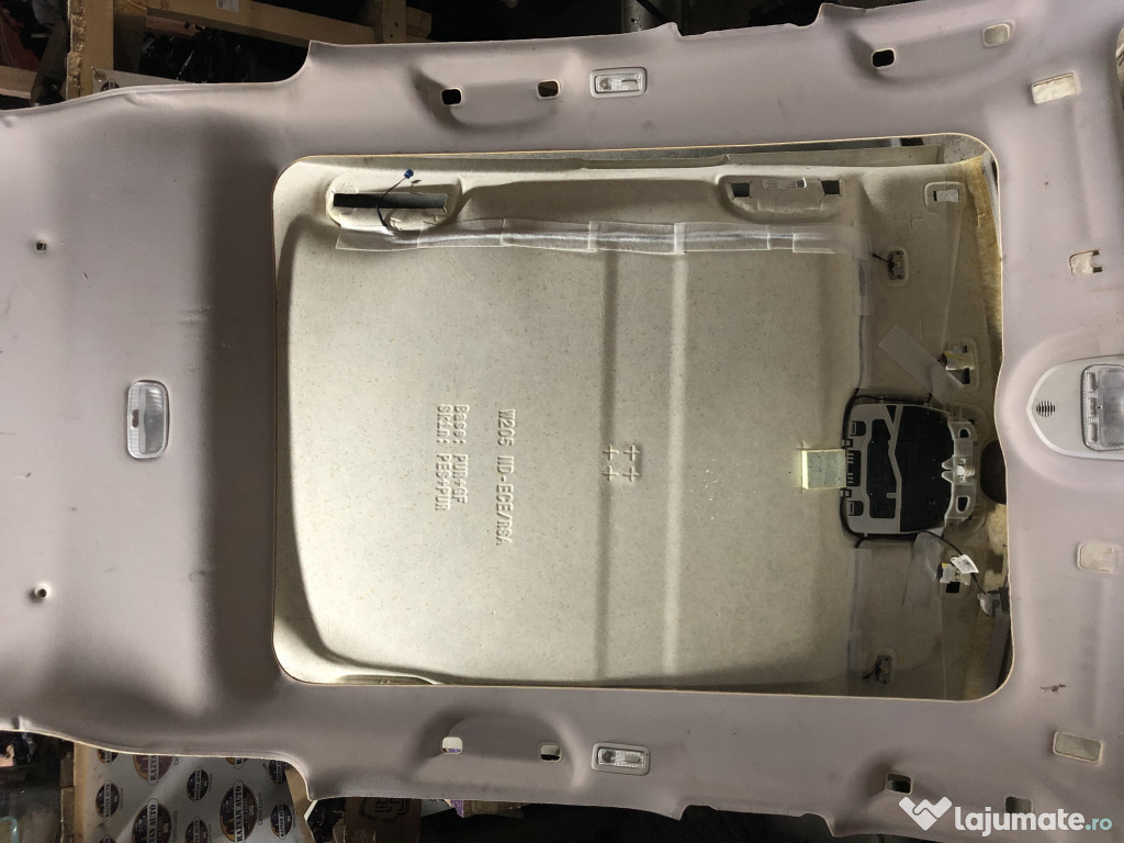 Plafon material cu panorama Peugeot 3008 2012