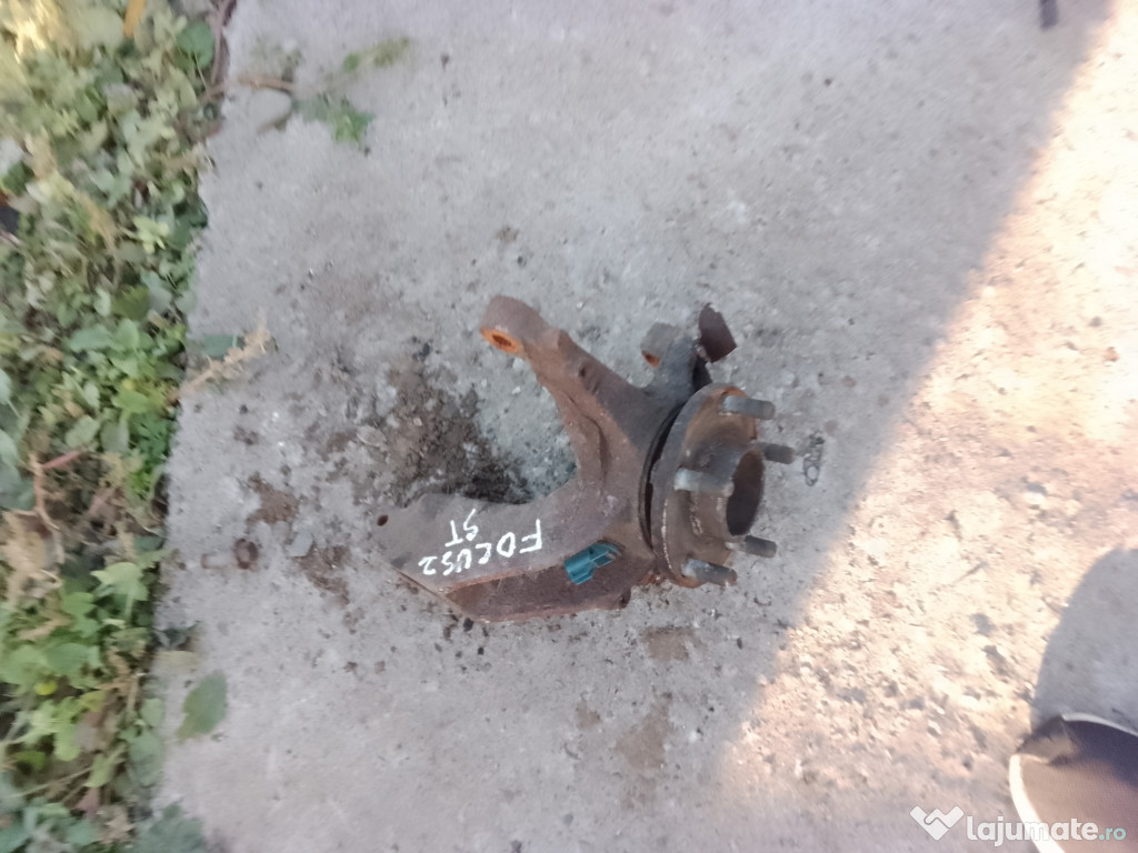 Fuzeta stanga fata Ford Focus 2 1.6 Benzina 2008