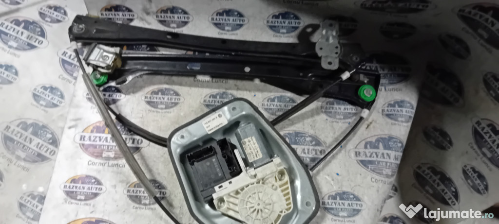 Macara geam dreapta fata Volkswagen Jetta 2012